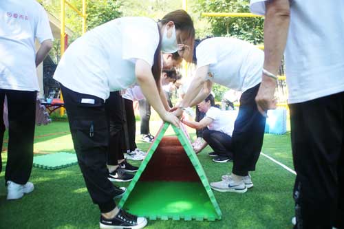 <a href='http://m.kimyattawrites.com/tuozhan/changdixiangmu/' target='_blank'><u>場地項目</u></a>,交通堵塞游戲,拓展游戲交通堵塞,交通堵塞<a href='http://m.kimyattawrites.com' target='_blank'><u>拓展訓(xùn)練</u></a>