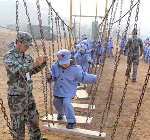 中國青少年國防教育基地里<a href='http://m.kimyattawrites.com' target='_blank'><u>拓展訓練</u></a>