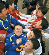 乒球隊進行經典場地拓展訓練
