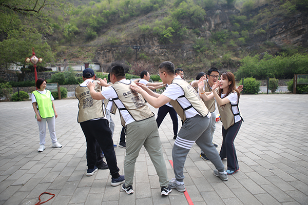 團隊<a href='http://m.kimyattawrites.com' target='_blank'><u>拓展訓練</u></a>