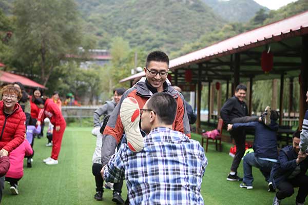 “凝聚團隊精神，團結協作共贏”拓展心得體會