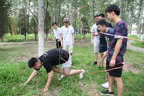 團隊<a href='http://m.kimyattawrites.com/tzxinde/' target='_blank'><u>拓展訓練心得體會</u></a>
